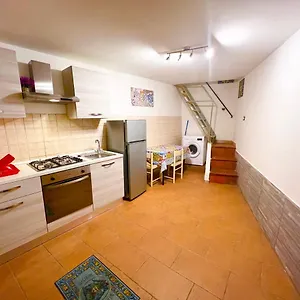 Etnea House Center , Aeroporto di Catania Fontana Rossa Italia